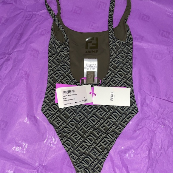 Fendi x Skims reversible one-piece swim - Picture 6 of 12